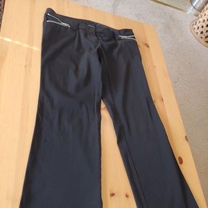 Black pants. French sizing